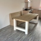 Steigerhouten tafel Anita, verouderd hout blad met dekkend wit onderstel 